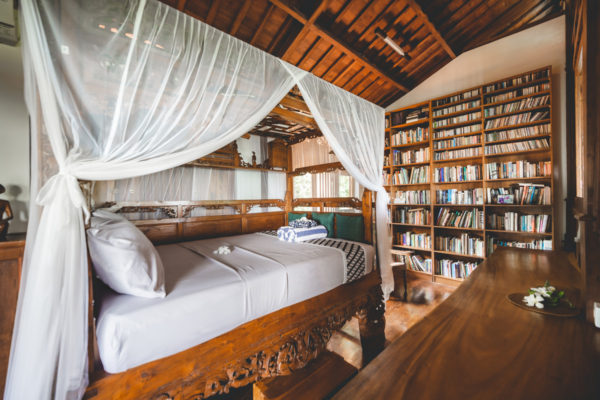 Library bedroom in Villa Laras